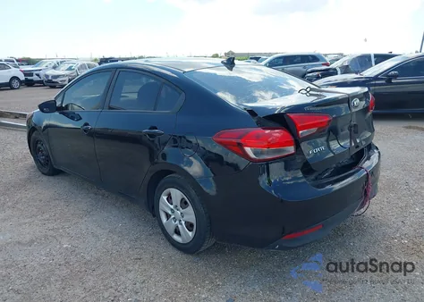 2017 Kia Forte Lx z USA, uszkodzony, nr VIN 3KPFK4A79HE158573